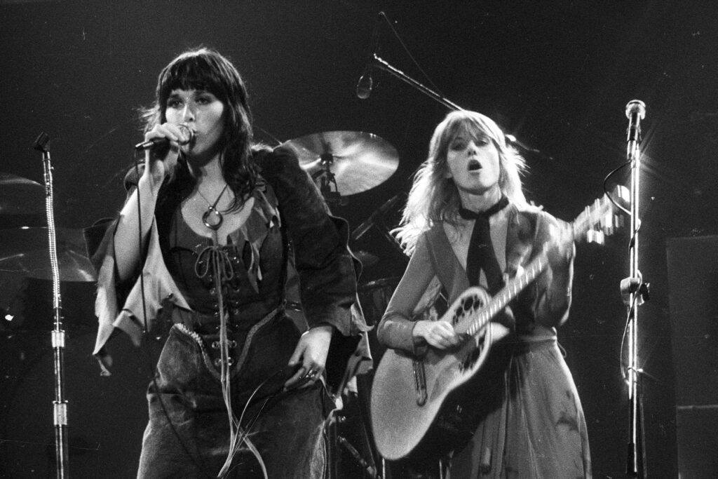 flashback:-heart-play-a-blazing-‘crazy-on-you’-on-‘the-midnight-special’-in-1977