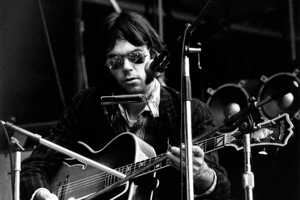 neil-young-announces-next-three-volumes-of-official-bootleg-series