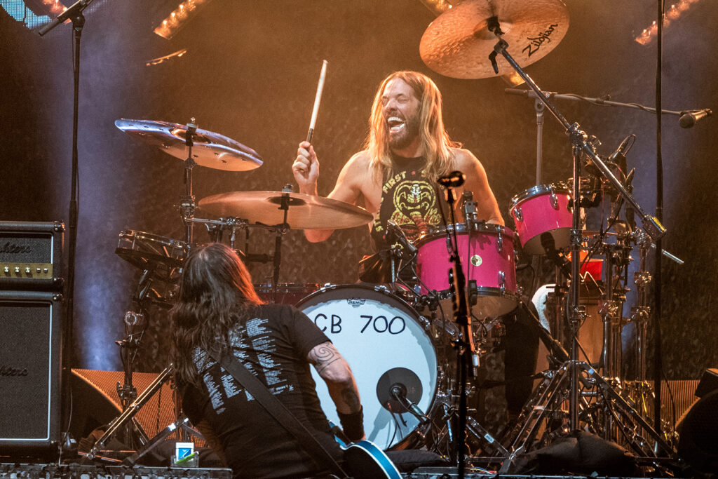 watch-foo-fighters-play-‘everlong’-at-their-final-gig-with-taylor-hawkins