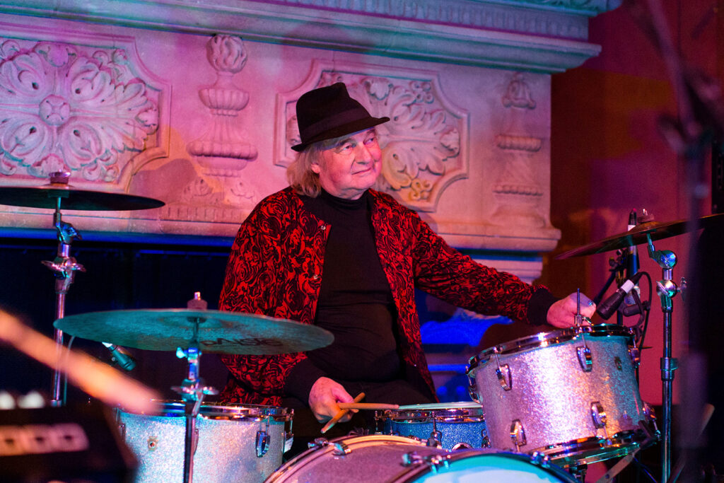 alan-white,-drummer-for-yes-and-john-lennon,-dead-at-72