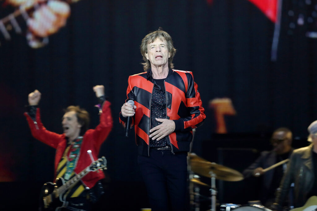 mick-jagger-tests-positive-for-covid,-rolling-stones-concert-postponed