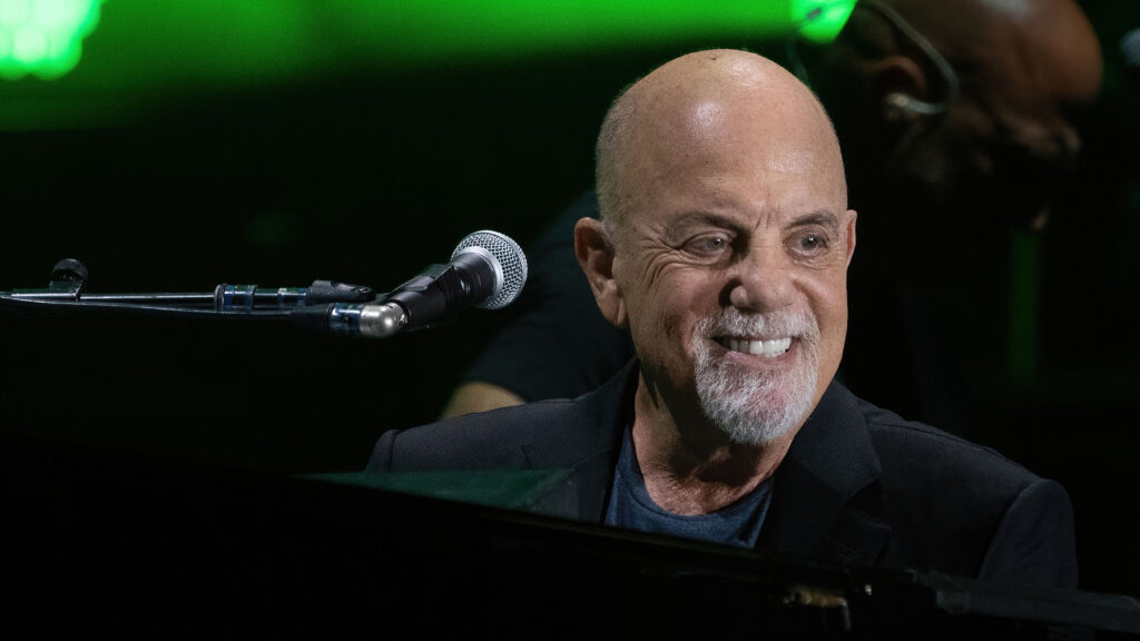watch-billy-joel-perform-‘pour-some-sugar-on-me’-with-def-leppard’s-joe-elliott
