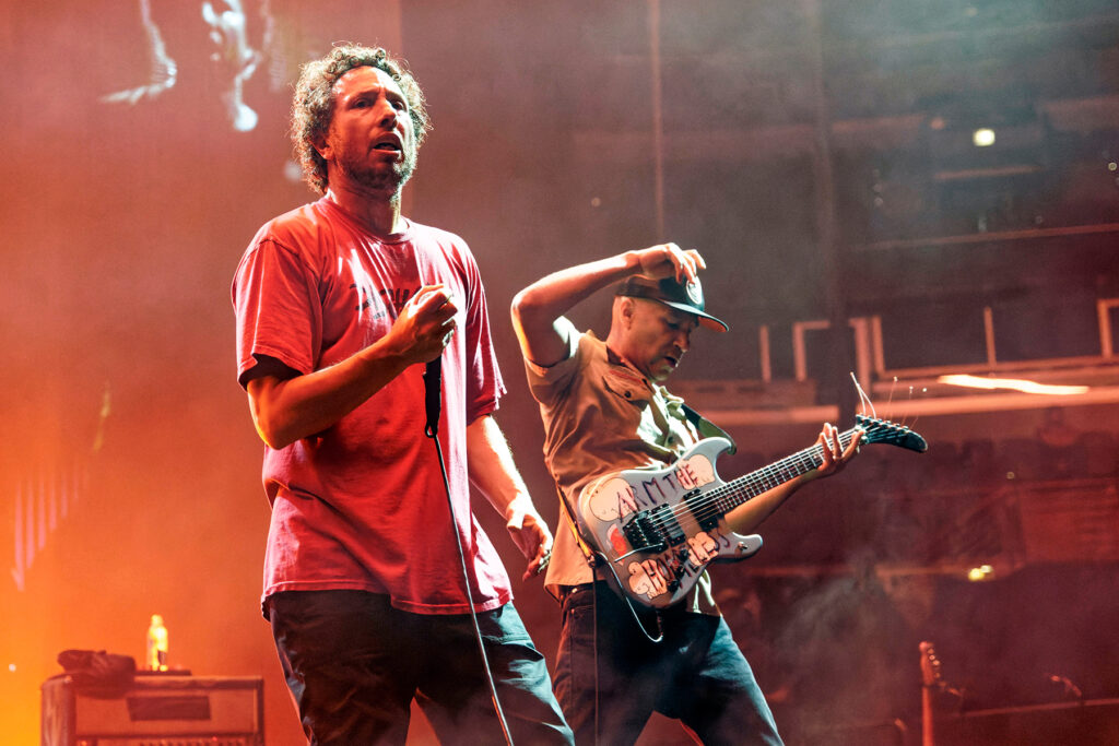 watch-rage-against-the-machine-play-‘no-shelter’-for-first-time-in-15-years