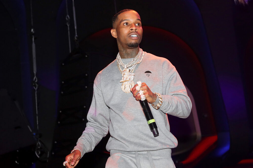 tory-lanez-allegedly-shouted-‘dance,-bitch’-at-megan-thee-stallion-before-shooting-her-feet:-detective