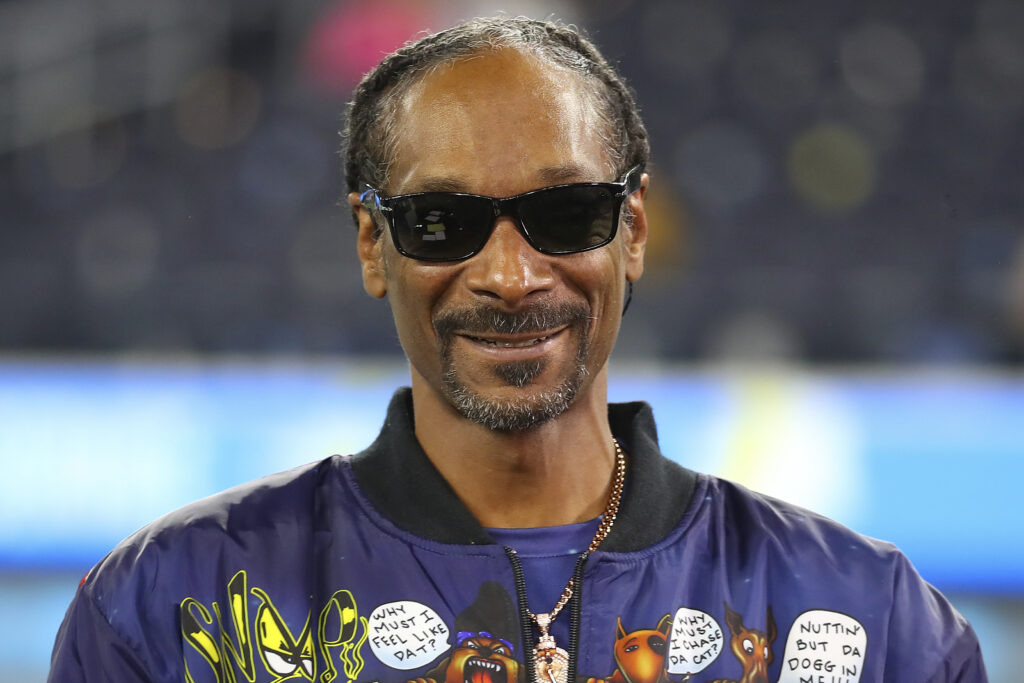 for-just-$5,000-you-can-own-one-snoop-dogg-song-on-the-blockchain