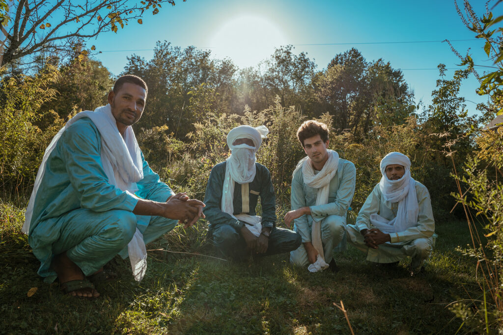 mdou-moctar-shreds-with-a-wah-wah-for-first-time-on-new-song-‘nakanegh-dich’