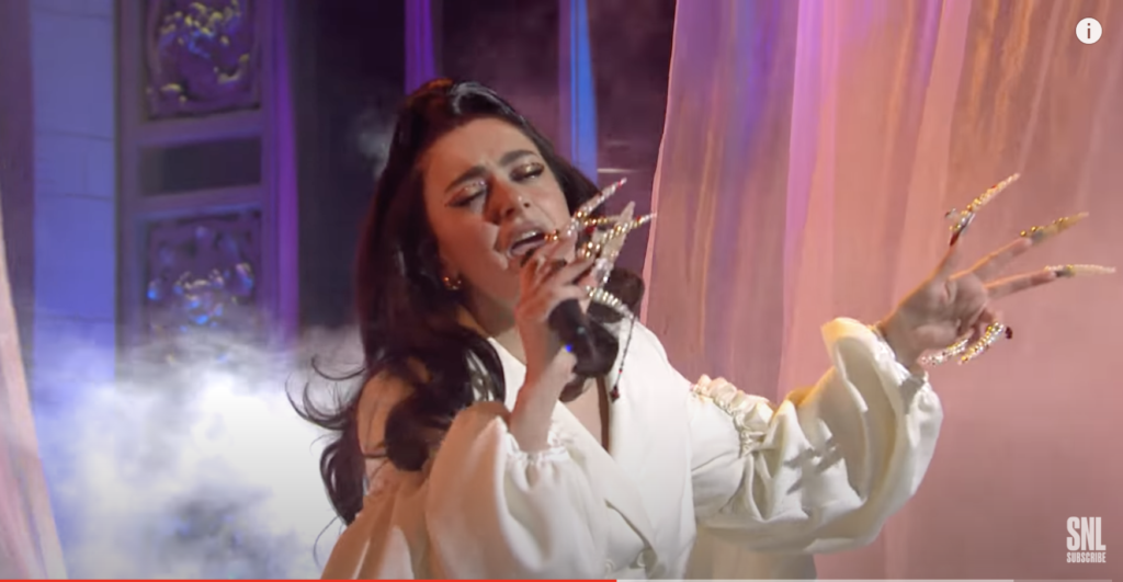‘snl’:-watch-charli-xcx’s-seductive-live-set