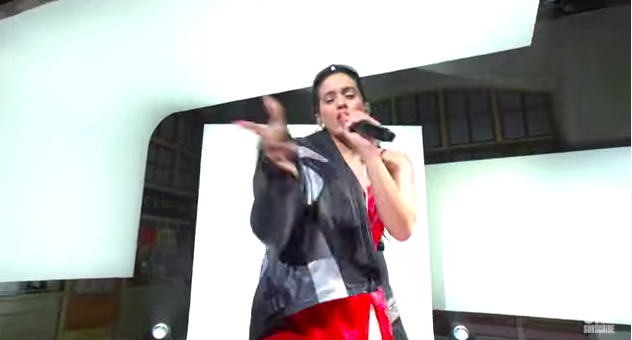 watch-rosalia-perform-‘chicken-teriyaki’-in-‘snl’-debut