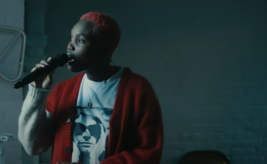 arlo-parks-gets-soulful-with-‘softly’-performance-on-‘colbert’