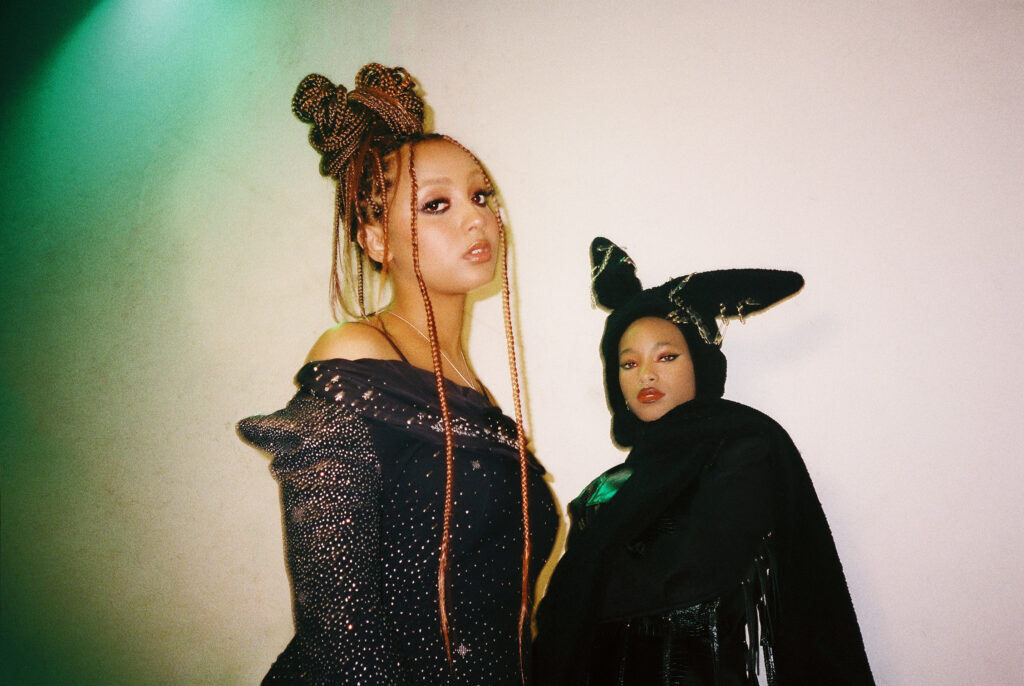 pinkpantheress,-willow-hit-the-club-in-‘where-you-are’-video