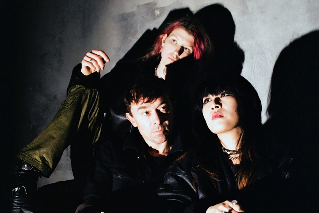 the-big-pink-celebrate-their-return-with-shoegazy-single-‘no-angels’