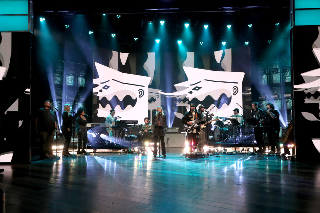watch-portugal.-the-man-perform-uplifting-‘what,-me-worry?’-on-‘ellen’