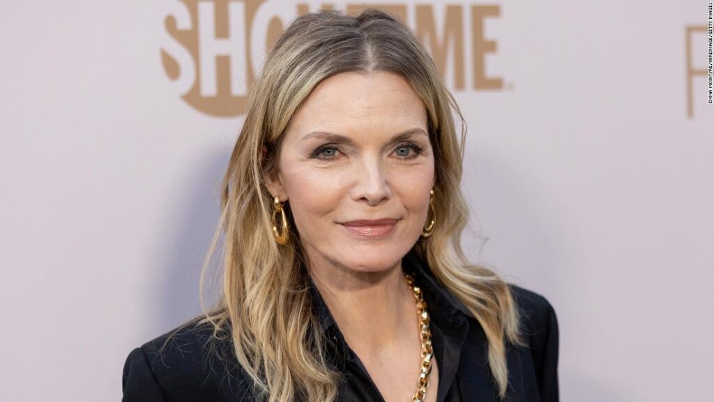 michelle-pfeiffer-would-consider-playing-catwoman-again
