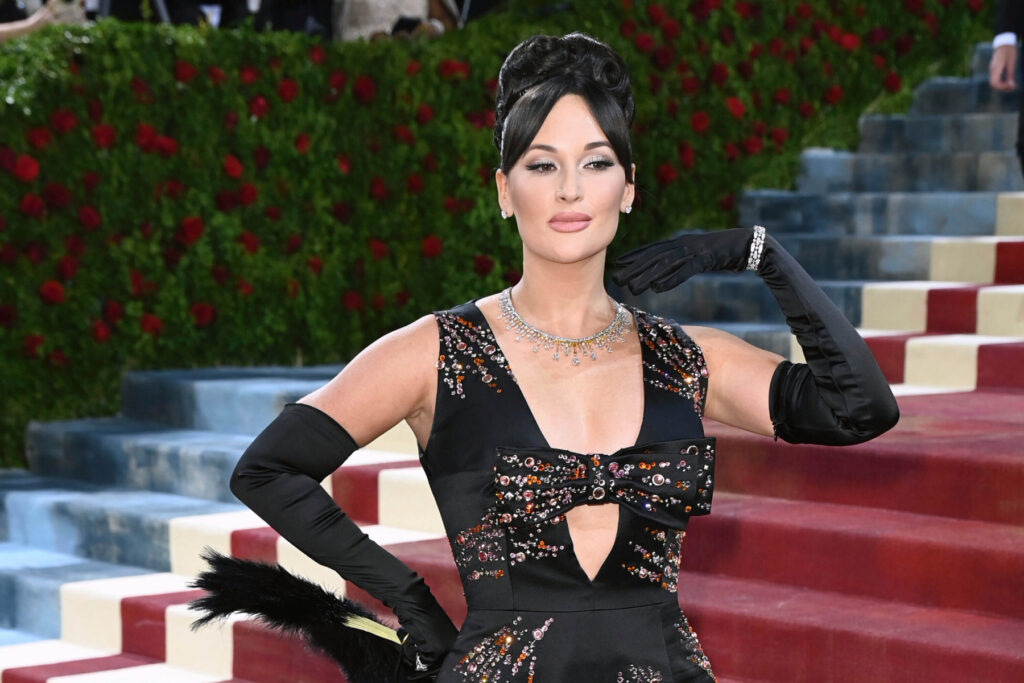 kacey-musgraves-to-cover-elvis-classic-‘can’t-help-falling-in-love’-for-baz-luhrmann-film