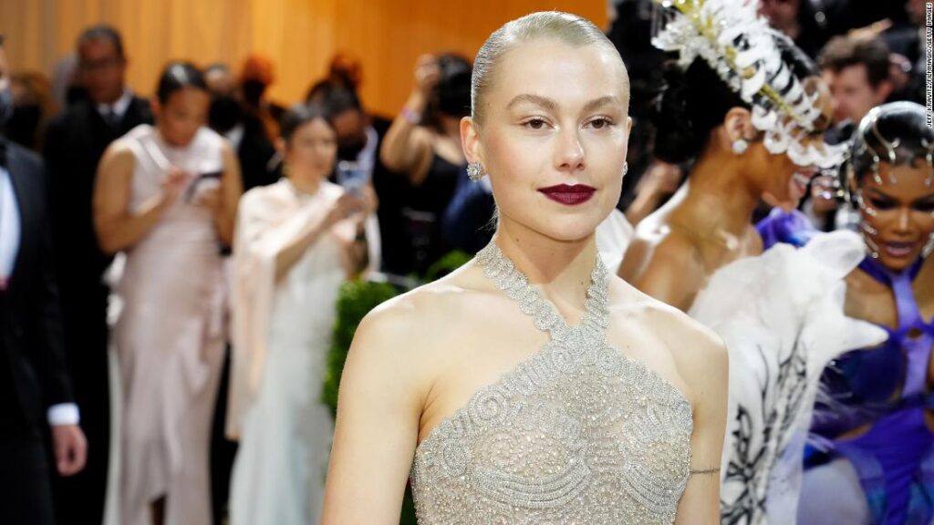 phoebe-bridgers-says-she-had-an-abortion-last-year