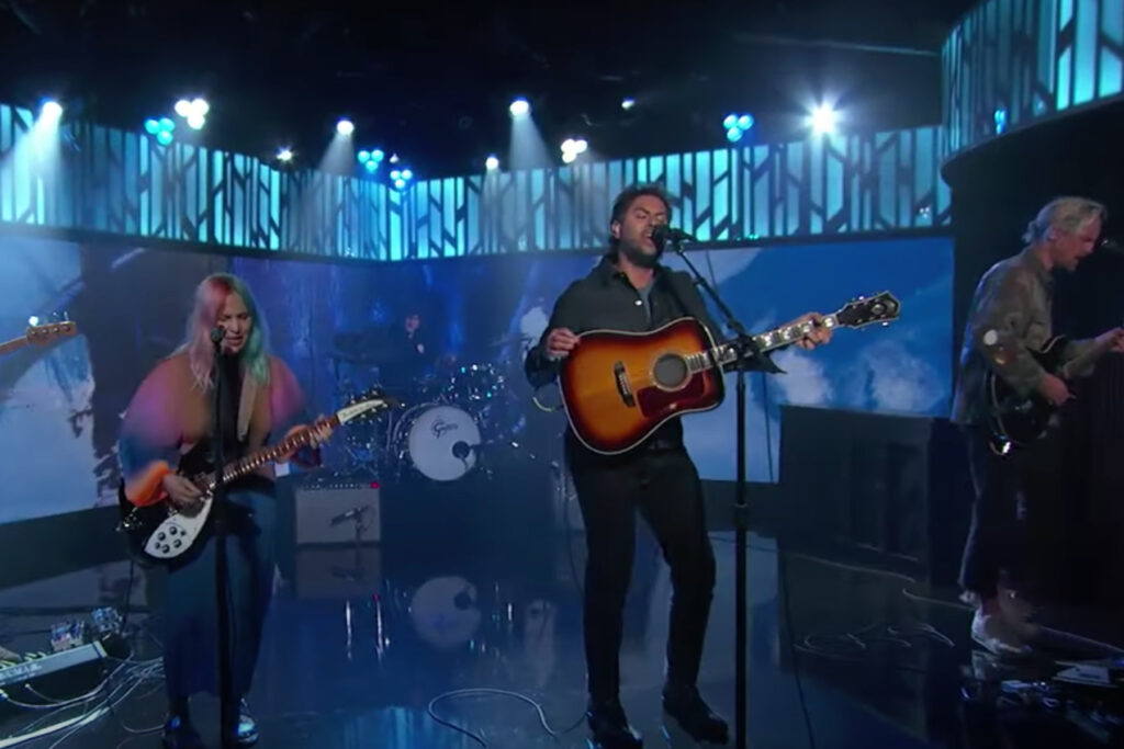 the-head-and-the-heart-showcase-‘virginia-(wind-in-the-night)’-on-‘kimmel’