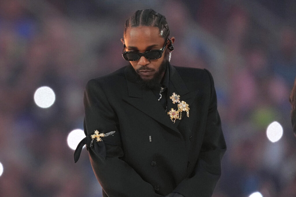 kendrick-lamar-shares-striking-new-album-art-for-‘mr.-morale-and-the-big-steppers’