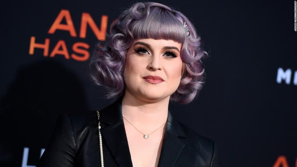 kelly-osbourne-is-pregnant-with-her-first-child