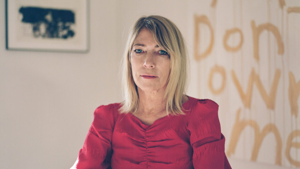 kim-gordon-seethes-against-a-looming-housing-crisis-on-new-song-‘debt-collector’