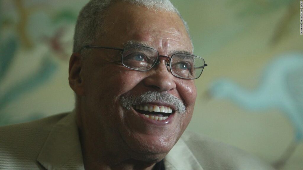 james-earl-jones-is-back-as-voice-of-darth-vader-in-‘obi-wan-kenobi’