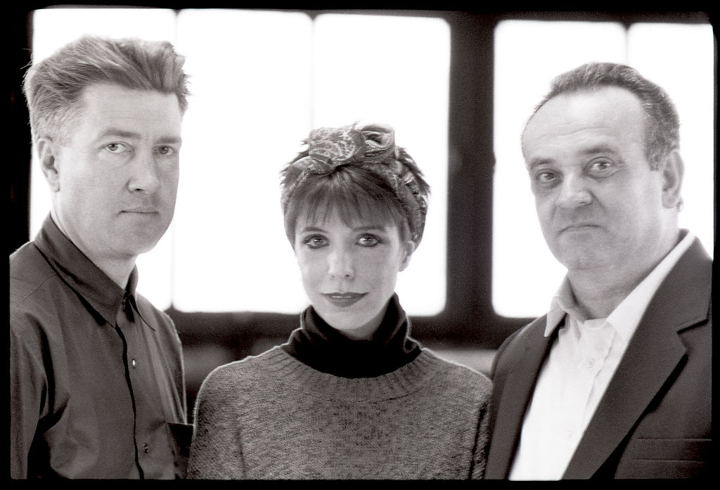 david-lynch-remembers-julee-cruise:-‘great-singer-and-a-great-human-being’