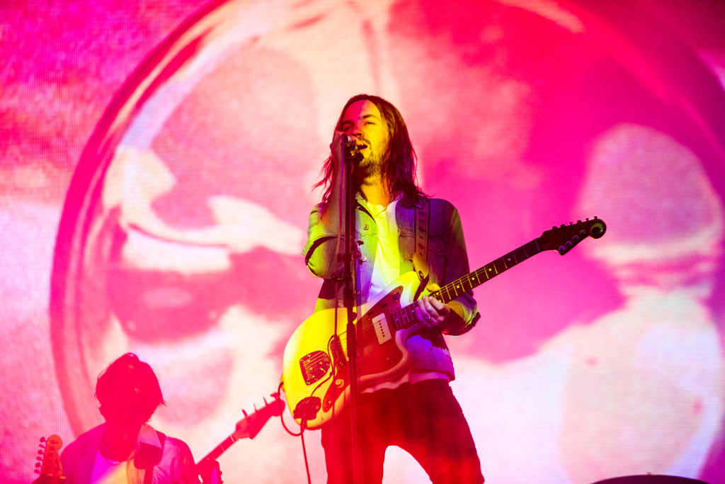 tame-impala-to-play-‘lonerism’-in-its-entirety-at-2022-desert-daze-fest
