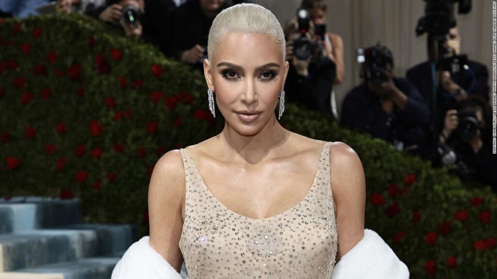 kim-kardashian-did-not-damage-marilyn-monroe’s-dress,-according-to-ripley’s