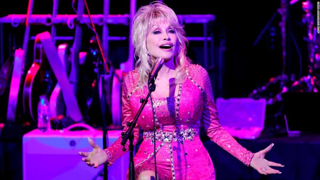 dolly-parton-donates-$1-million-to-fund-pediatric-infectious-disease-research