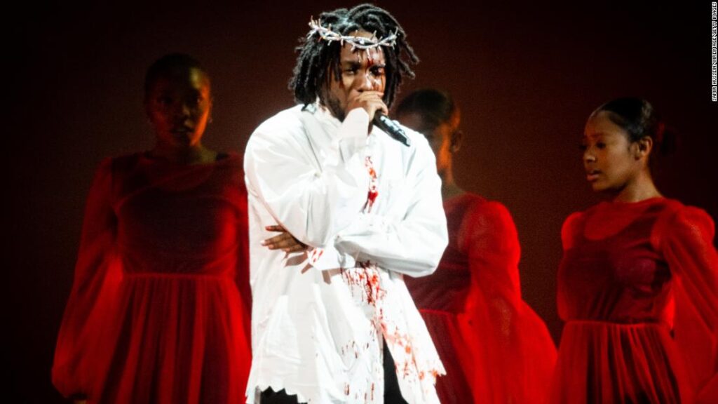kendrick-lamar-closes-glastonbury-with-blood-soaked-plea-for-women’s-rights