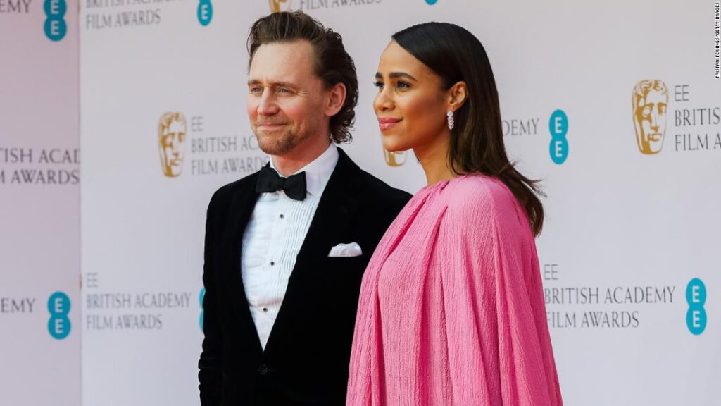 tom-hiddleston-and-fiancee-zawe-ashton-are-expecting-a-baby-together