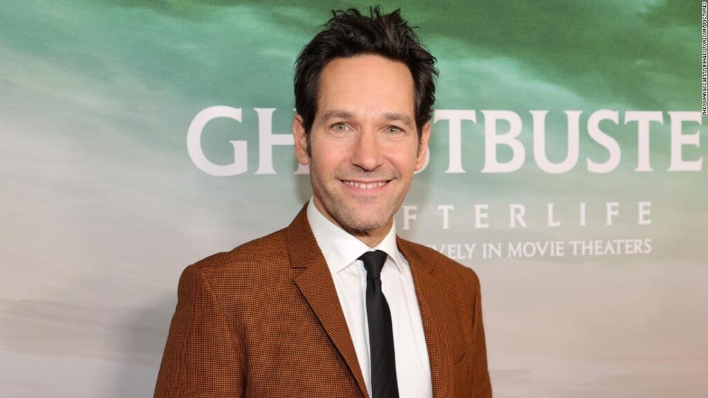 paul-rudd-facetimes-12-year-old-after-classmates-refuse-to-sign-his-yearbook
