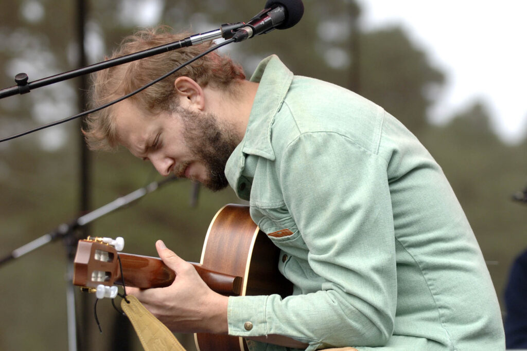 flashback:-bon-iver-shows-the-world-his-‘skinny-love’