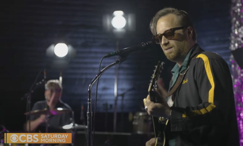 watch-black-keys-perform-‘boogie’-songs,-reflect-on-career-on-‘cbs-mornings’