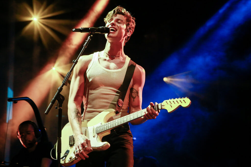 shawn-mendes-postpones-tour-dates,-citing-mental-health-reasons