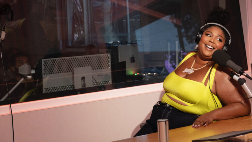lizzo-says-coldplay’s-‘yellow’-became-her-make-out-song-—-and-chris-martin-approves