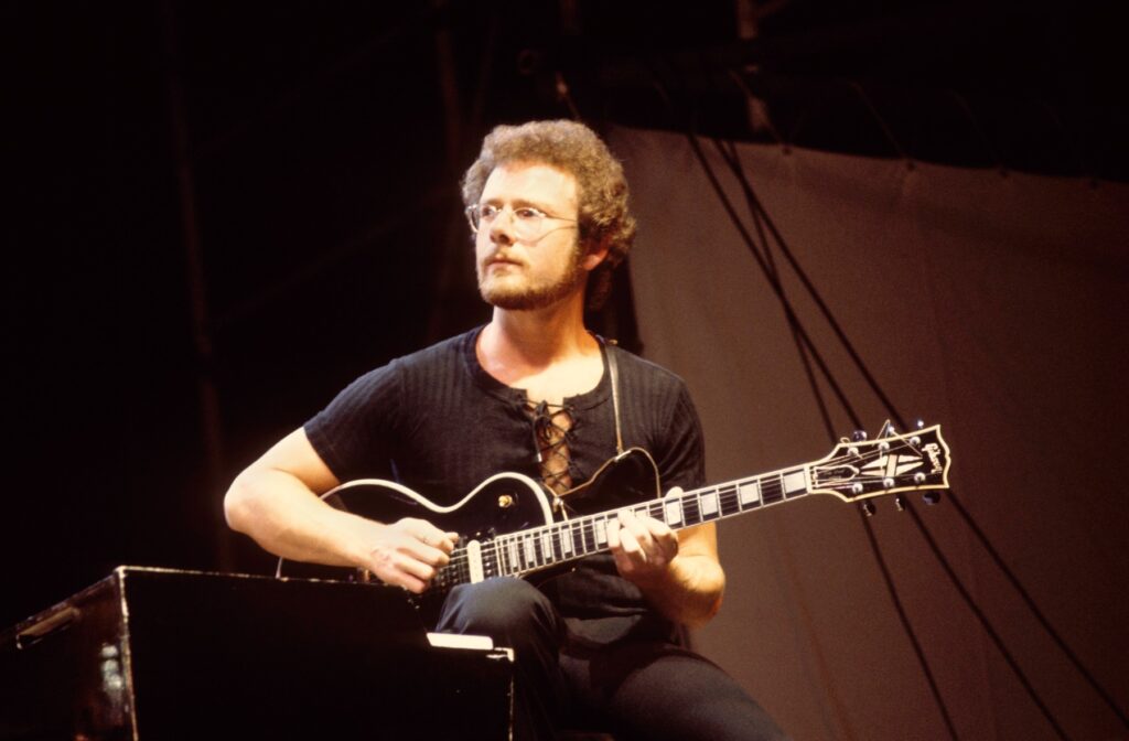 king-crimson’s-robert-fripp-sets-fall-release-for-band-doc.-but-another-tour?-‘only-to-prevent-world-war-iii’