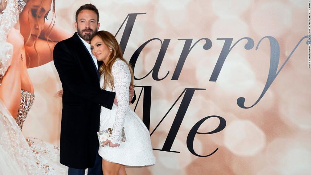 it’s-official,-jennifer-lopez-and-ben-affleck-are-married