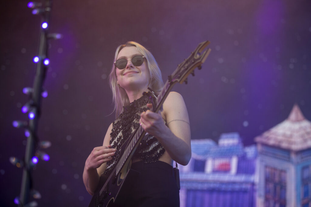 rina-sawayama-and-maggie-rogers-join-phoebe-bridgers-on-stage-at-latitude