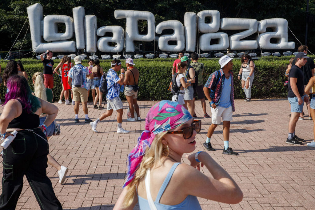 what-to-know-before-visiting-lollapalooza-2022:-latest-guidelines-and-regulations