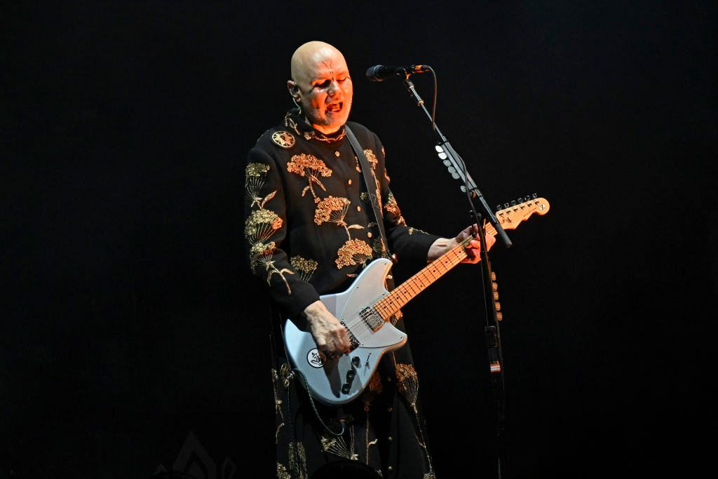 billy-corgan-debuts-new-song-inspired-by-highland-park-shooting-at-benefit-concert