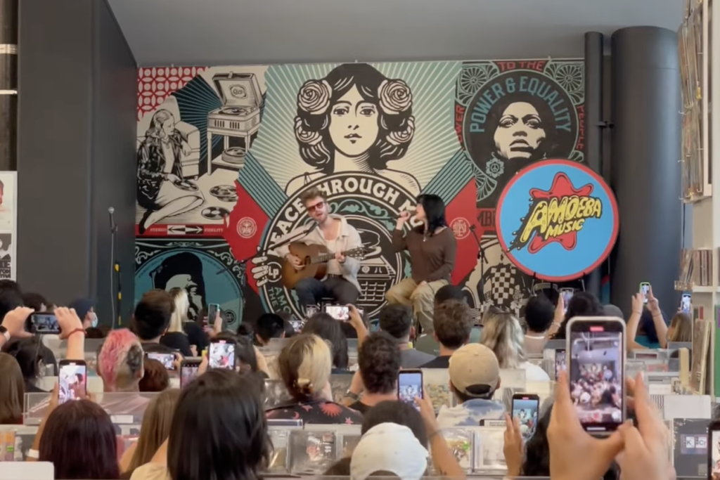 watch-billie-eilish-perform-intimate-acoustic-set-at-amoeba-music