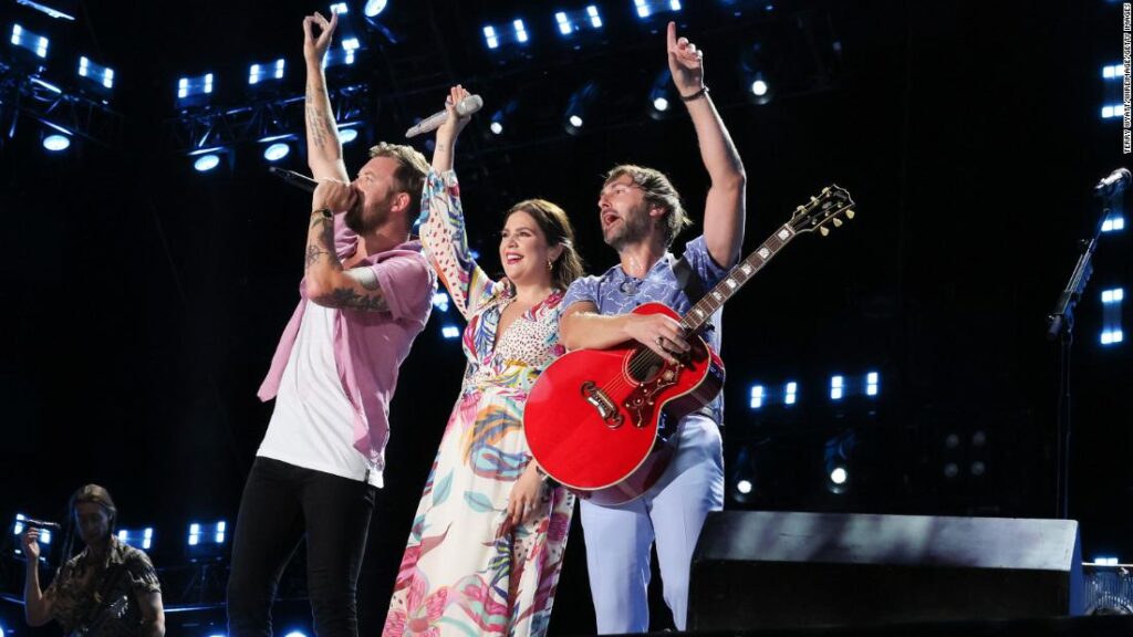 lady-a-postpones-tour-as-member-charles-kelley-starts-‘journey-to-sobriety’