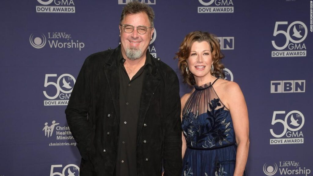 vince-gill-pays-tribute-to-wife-amy-grant-after-she-was-injured-in-an-accident