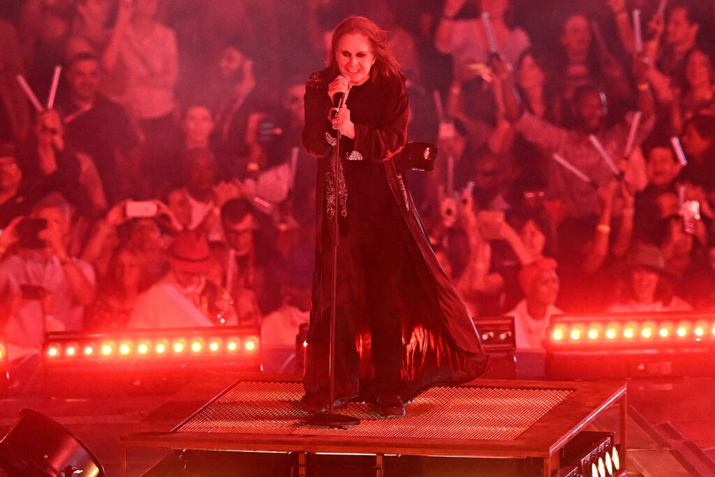black-sabbath’s-ozzy-osbourne,-tony-iommi-reunite-for-commonwealth-games