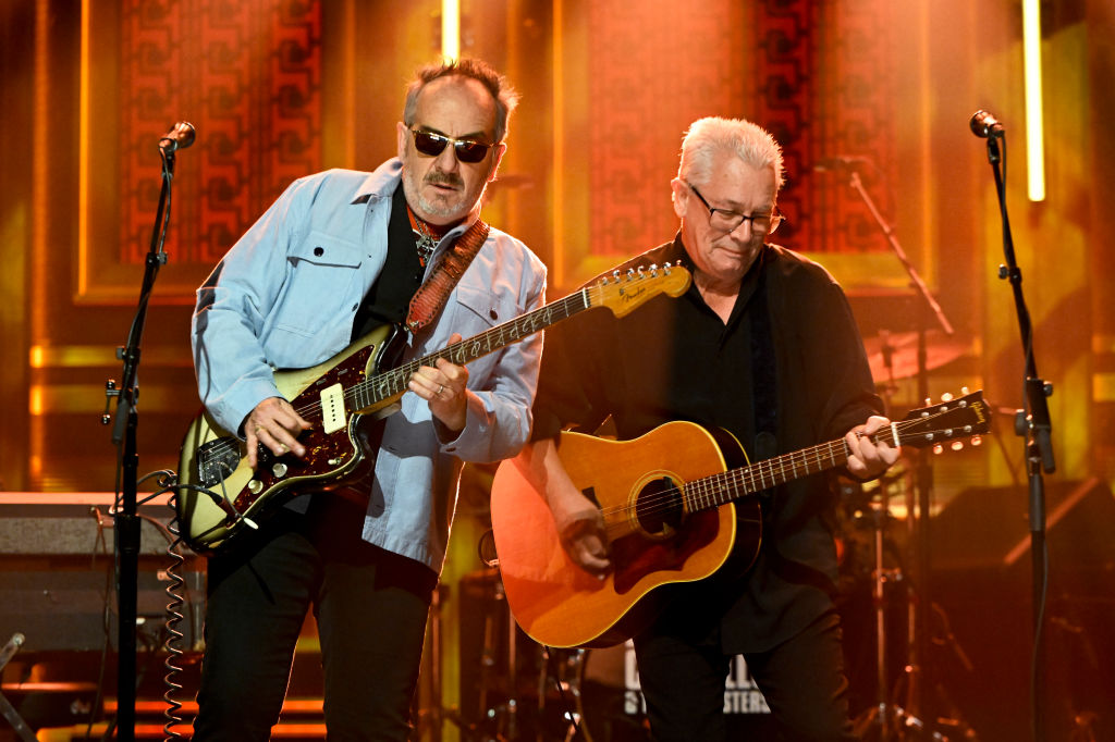elvis-costello-reunites-with-rusty,-announces-10-show-nyc-residency-on-‘fallon’