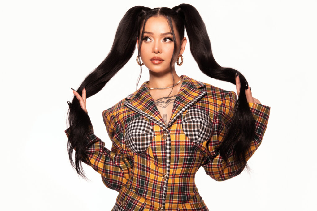 hack-a-bitch:-bella-poarch-claims-trolls-are-to-blame-for-anti-cardi-b-tweets