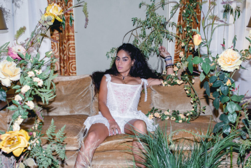jessie-reyez-previews-‘yessie’-lp-with-‘mutual-friend’-video