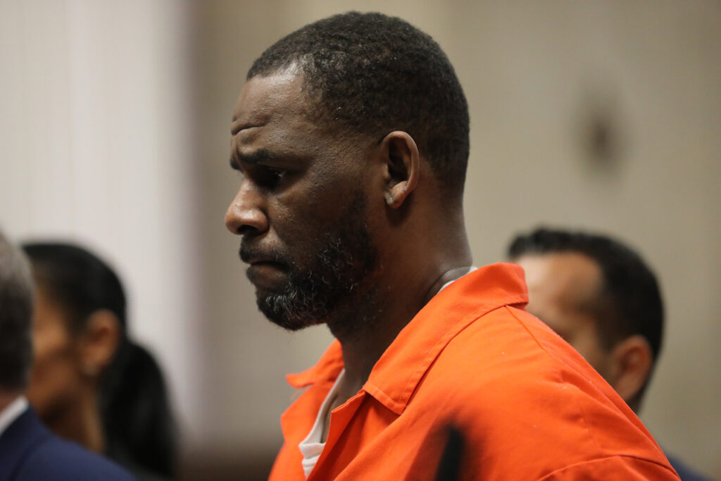‘he-wanted-it-to-appear-like-i-was-a-prostitute’:-20-years-later,-woman-from-r.-kelly’s-infamous-sex-tape-testifies