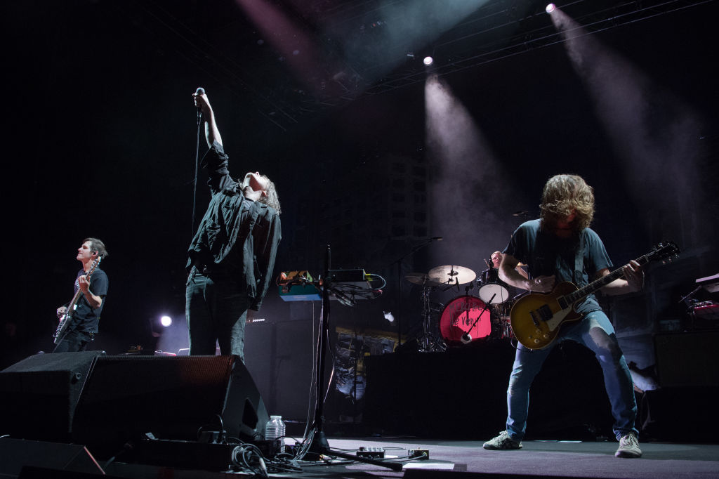 watch-my-chemical-romance-play-‘bury-me-in-black’-for-first-time-in-19-years