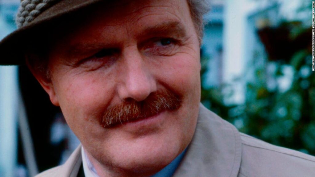 richard-roat,-actor-who-appeared-in-‘friends’-and-‘seinfeld,’-dead-at-89